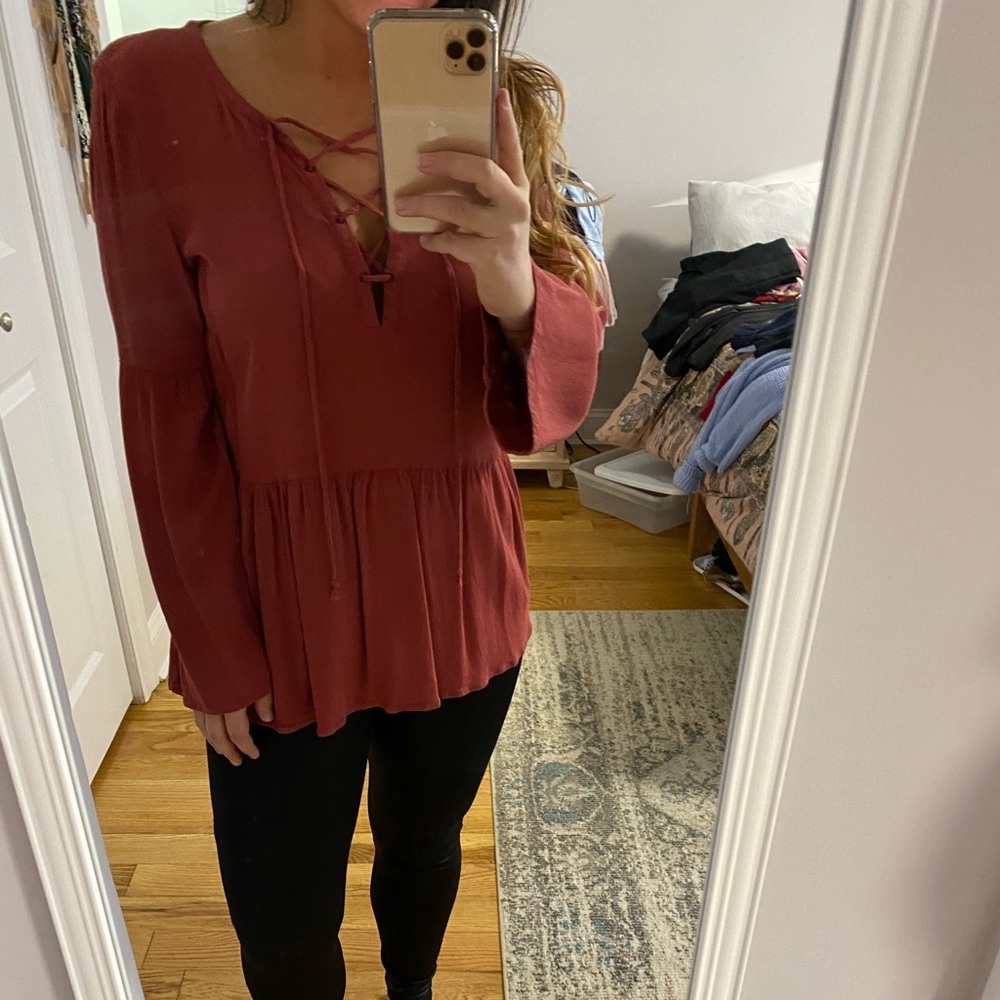Beautiful burnt orange tie up peasant top!